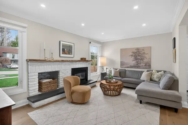 1878 Heather Hills DR, Burlington, ON L7P 3A3