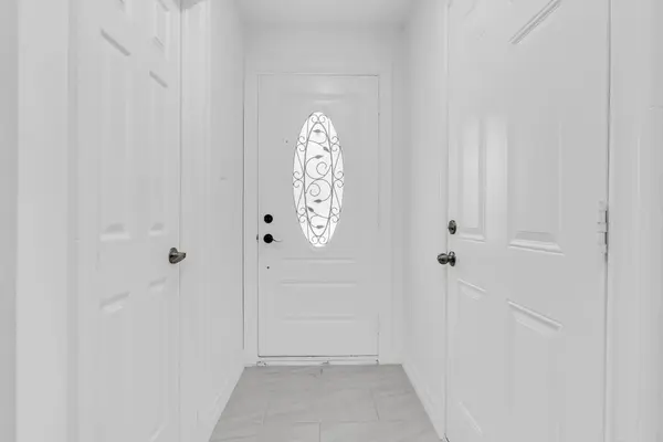 6655 Ganymede RD, Mississauga, ON L5N 4V3