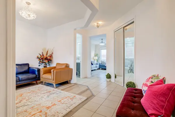 321 Gleave TER, Milton, ON L9T 8P1