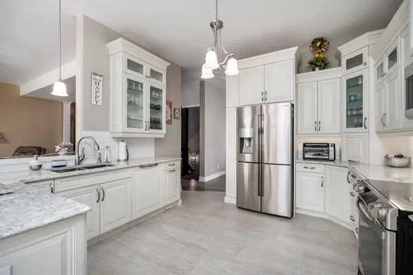 21564 Loyalist Pkwy, Prince Edward County, ON K0K 1L0