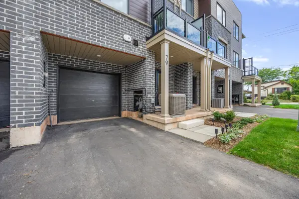 79 Dryden LN, Hamilton, ON L8H 0B6