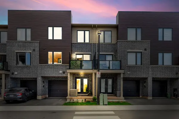 79 Dryden LN, Hamilton, ON L8H 0B6