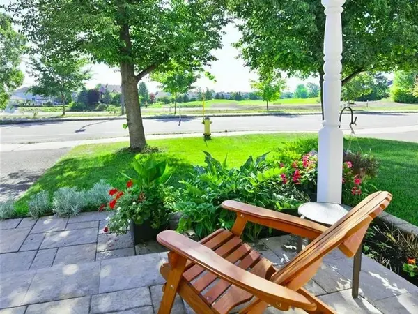 32 RIVERSTONE DR N, Barrhaven, ON K2J 4X7