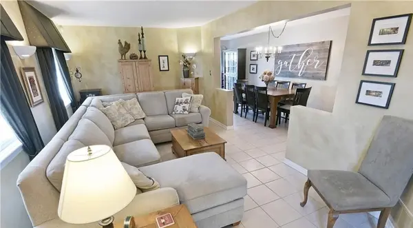 32 RIVERSTONE DR N, Barrhaven, ON K2J 4X7