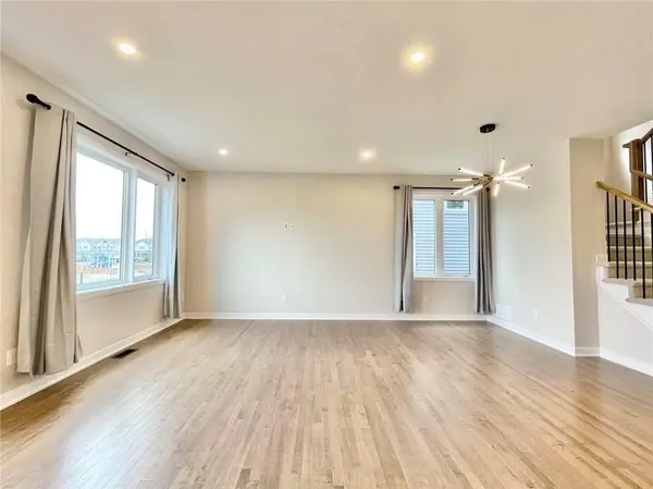 318 Canadensis LN, Barrhaven, ON K2J 6X8