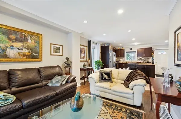 34 Cliff AVE, Hamilton, ON L8V 2R9