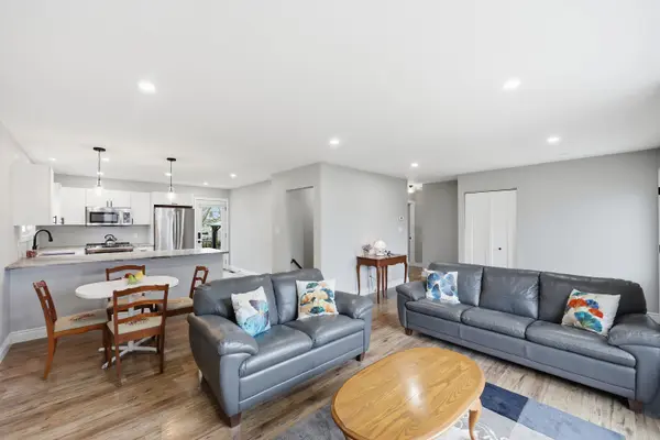 1284 Waverley CRES, Kingston, ON K7M 6J6