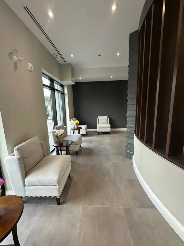 1 Redfern AVE #202, Hamilton, ON L9C 0E6