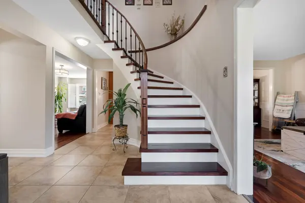 477 Burnett AVE, Cambridge, ON N1T 1L6