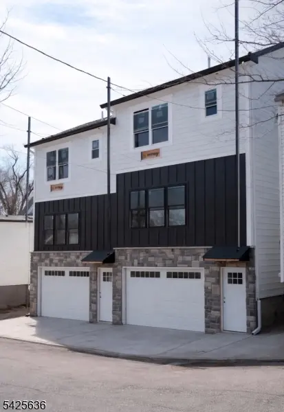 35 Garfield Ave, Paterson City, NJ 07522