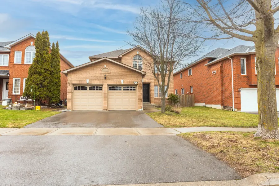 95 Clune PL, Whitby, ON L1R 2C6