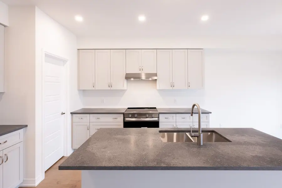 118 Imrie RD, Centre Wellington, ON N0B 1S0