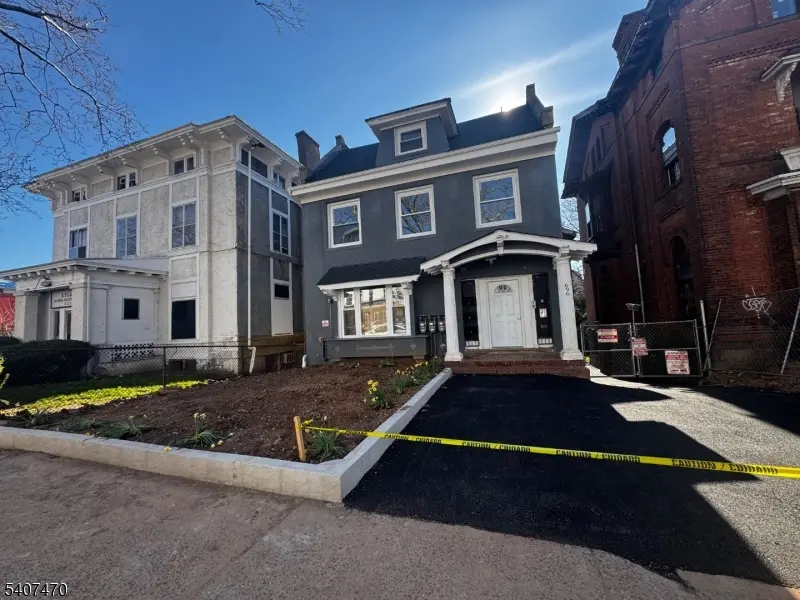 696 Dr Martin Luther King J, Newark City, NJ 07102