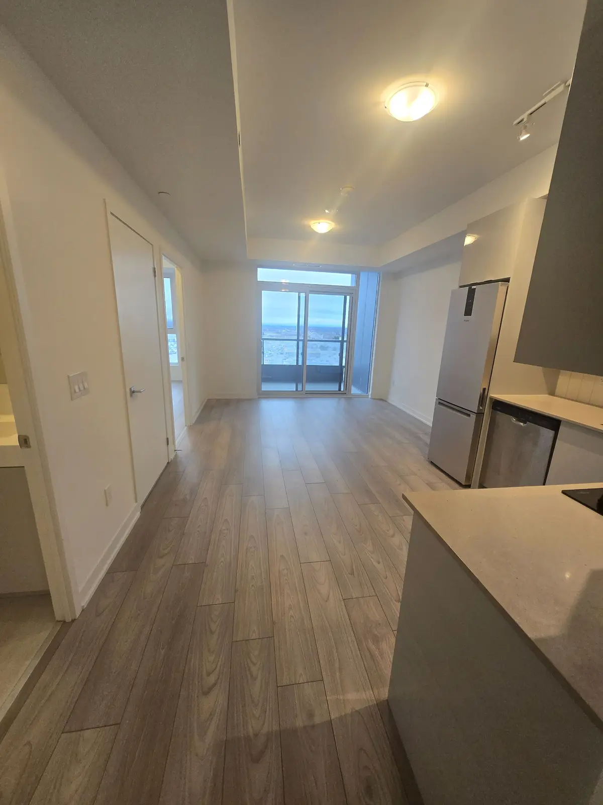 10 Abeja ST #1521, Vaughan, ON L4K 0R4