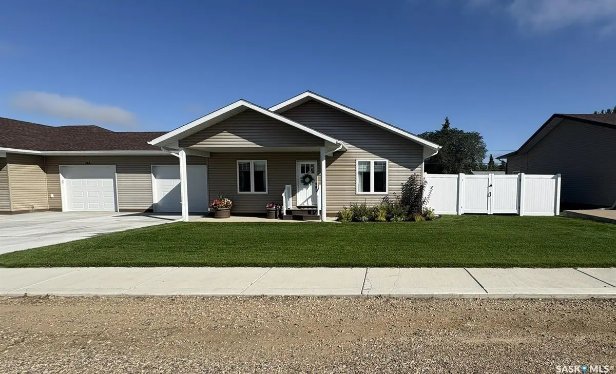 222 3rd AVENUE, Glaslyn, SK S0M 0Y0