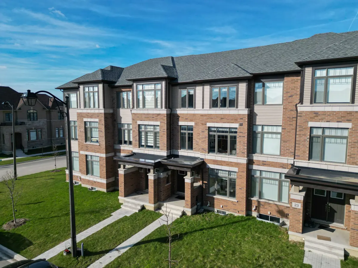 25 Lipscott DR, Caledon, ON L7C 4J7