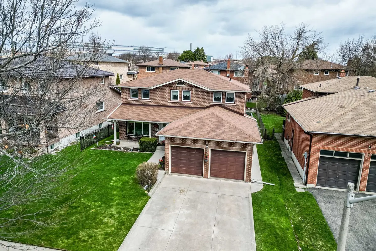 9 Princeton TER, Brampton, ON L6S 3S4