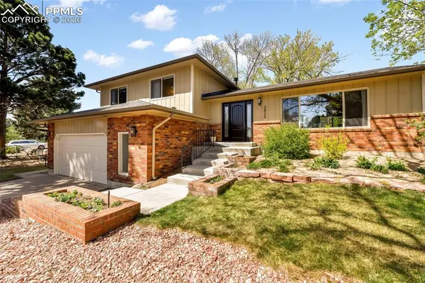 3826 Nuevo DR, Colorado Springs, CO 80918