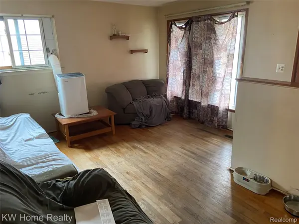 15251 Elderwood ST, Roseville, MI 48066