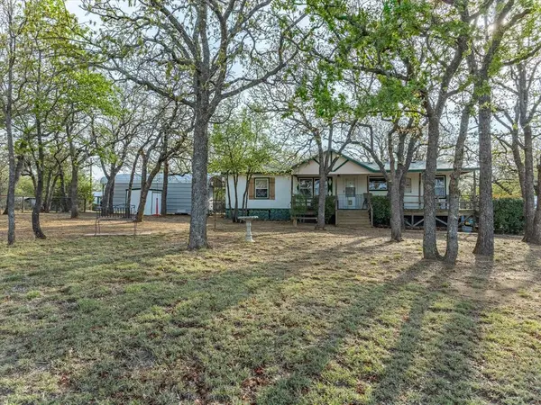 304 Catfish Trail, Bowie, TX 76230