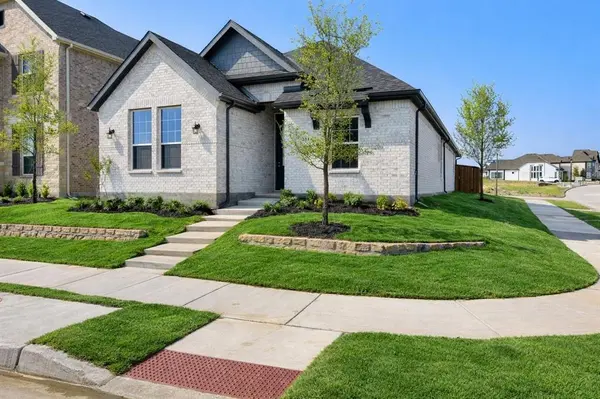 204 Golden Run Drive, Fate, TX 75189