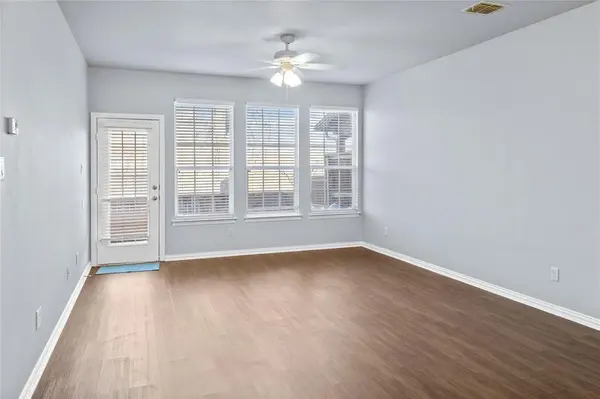 1825 Brookview Drive, Carrollton, TX 75007