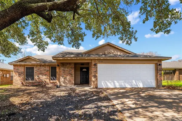 4238 Emerson Drive, Grand Prairie, TX 75052