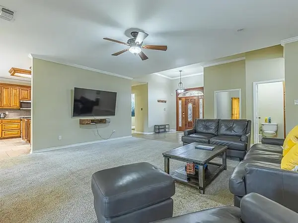 1606 S Hyde Park Avenue, Denison, TX 75020