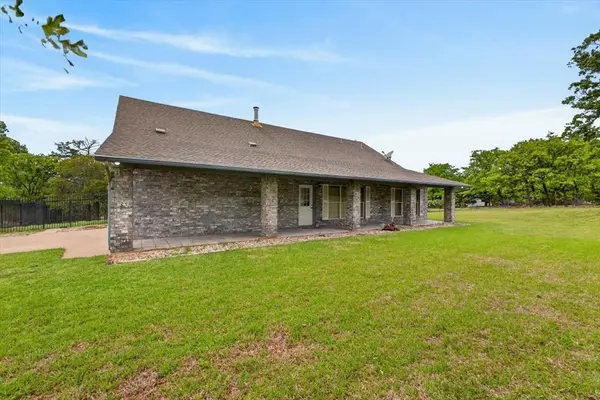 4609 Slayton Road, Cleburne, TX 76031