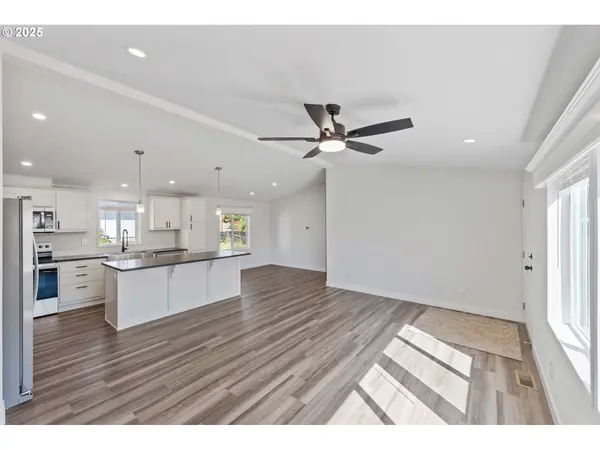 2780 34TH ST, Coos Bay, OR 97420