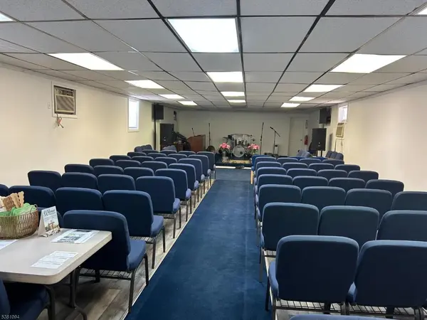 240 3rd St, Elizabeth City, NJ 07206