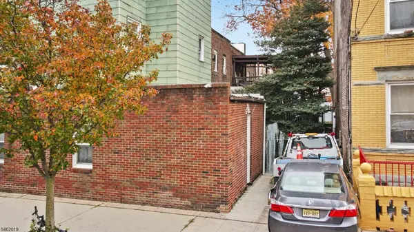 123 47Th St, Union City, NJ 07087