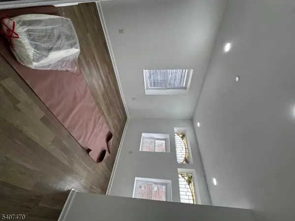 696 Dr Martin Luther King J, Newark City, NJ 07102