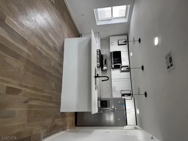 696 Dr Martin Luther King J, Newark City, NJ 07102