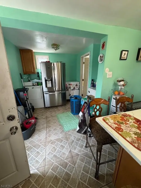 280 Lincoln St, East Orange City, NJ 07017