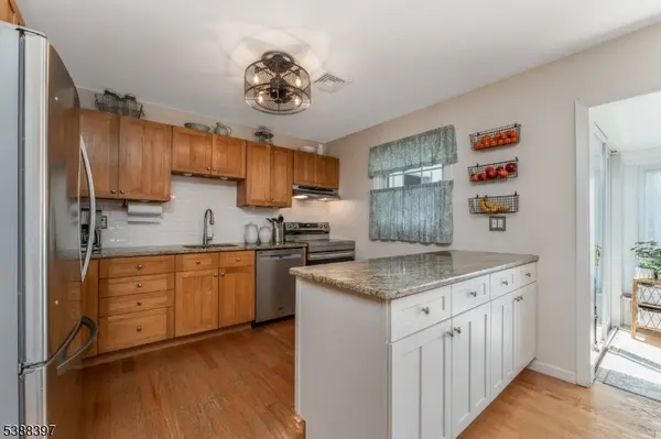 44 Hoffman Dr, Califon Boro, NJ 07830