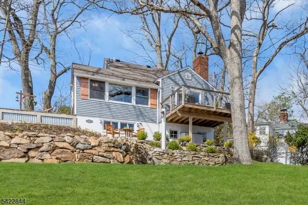 14 Bass Rock Rd, Hopatcong Boro, NJ 07843