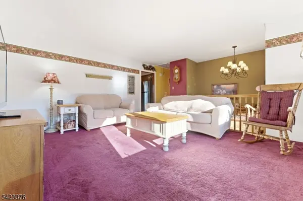 403 Red School Ln, Lopatcong Twp., NJ 08865