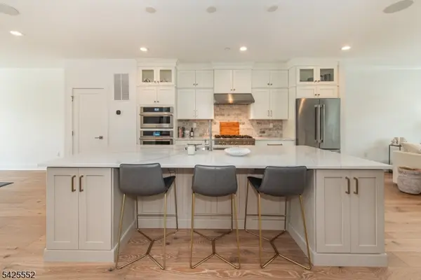 15 Cinnamon Dr, Upper Saddle River Boro, NJ 07458