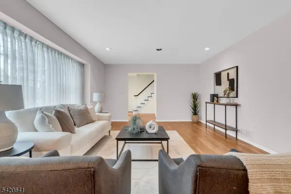 44 Manitou Cir, Westfield Town, NJ 07090