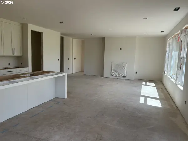 14902 Pomidor PL, Oregon City, OR 97045