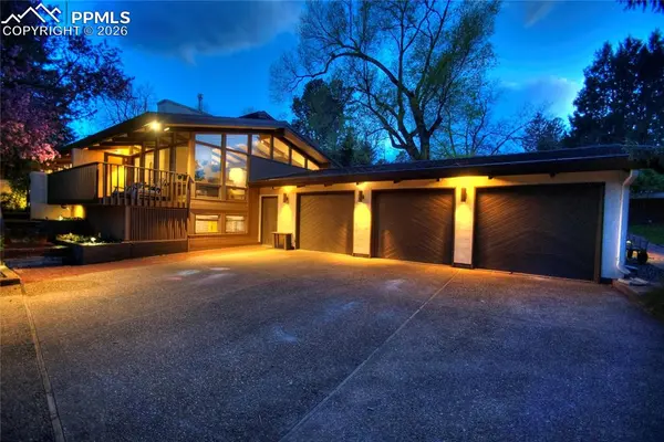 2 Heather DR, Colorado Springs, CO 80906