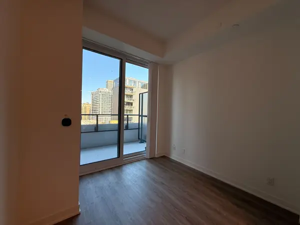 180 Front ST E #1101, Toronto C08, ON M5A 2P5