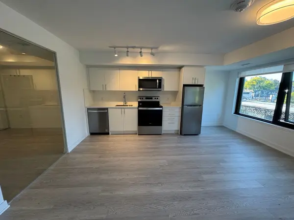 3 Strathgowan AVE #313, Toronto C04, ON M4N 1B8