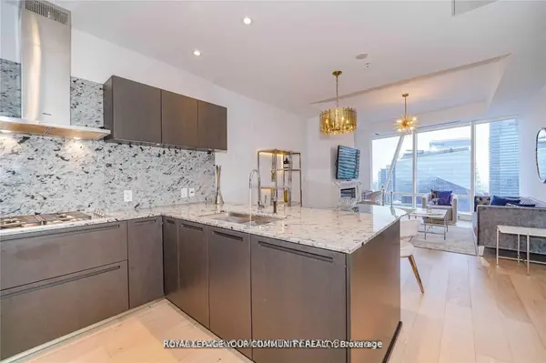 180 University AVE #5207, Toronto C01, ON M5H 0A2