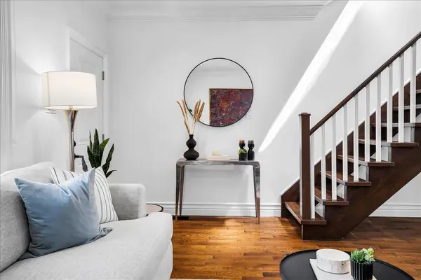 179 Woodville AVE, Toronto E03, ON M4J 2R4