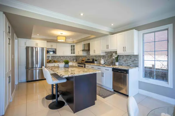 84 Bowles DR, Ajax, ON L1T 4B6