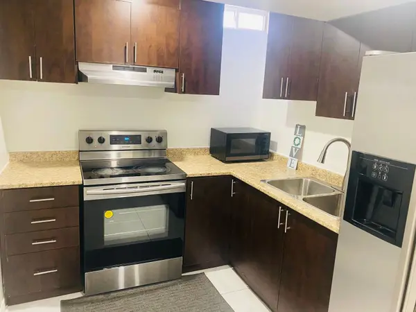 105 Prairie Dunes PL, Vaughan, ON L4K 2E4