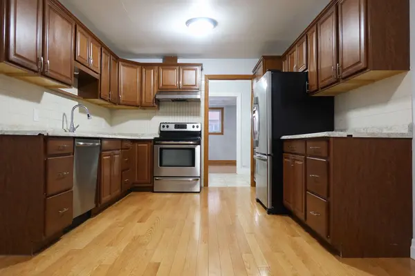 56 Francis ST ##1 (upper), Vaughan, ON L4L 1P6