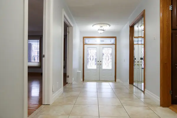 56 Francis ST ##1 (upper), Vaughan, ON L4L 1P6